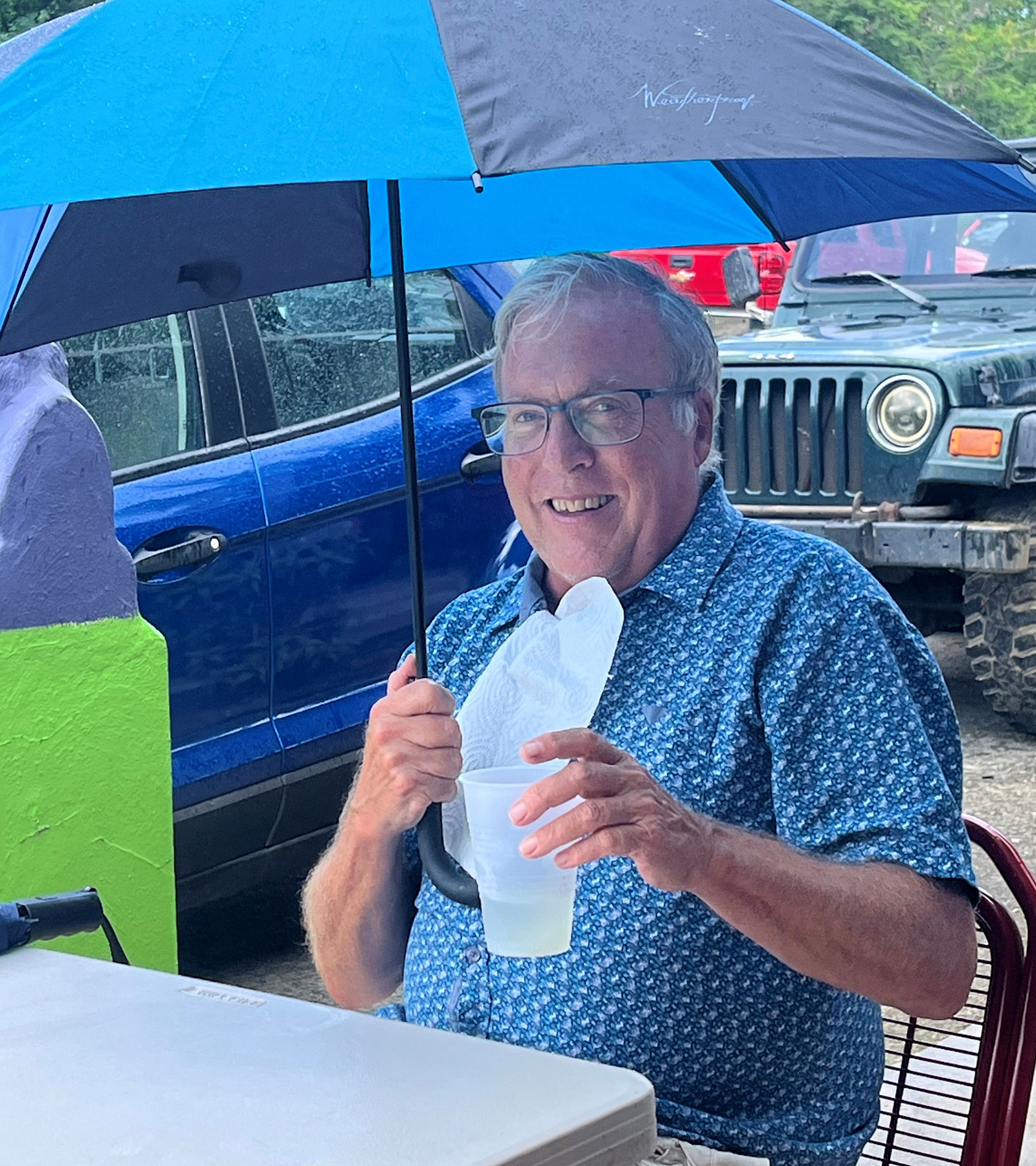Jump Up Deli Guy in Chair